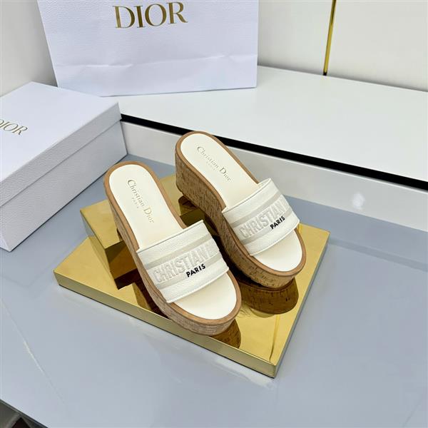 20251128184322407 270